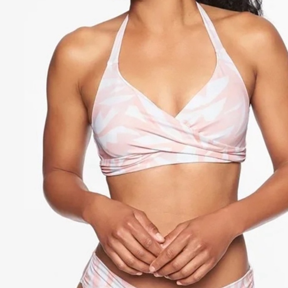 Athleta South Beach Bikini Top Size 32D/DD